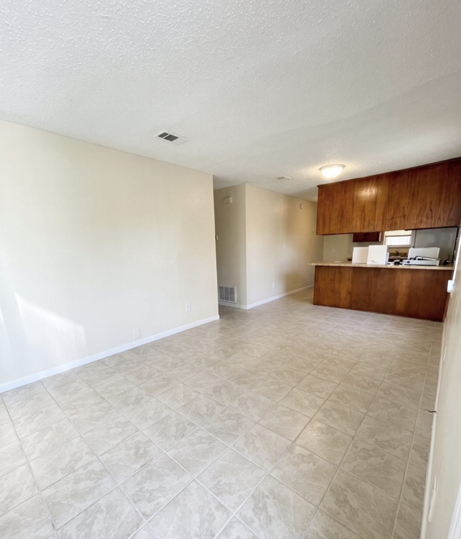 547B South 61st Ave