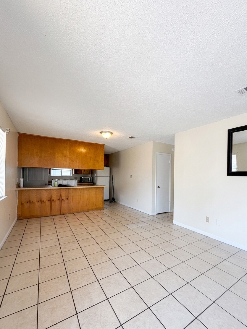 519B South 61st Ave